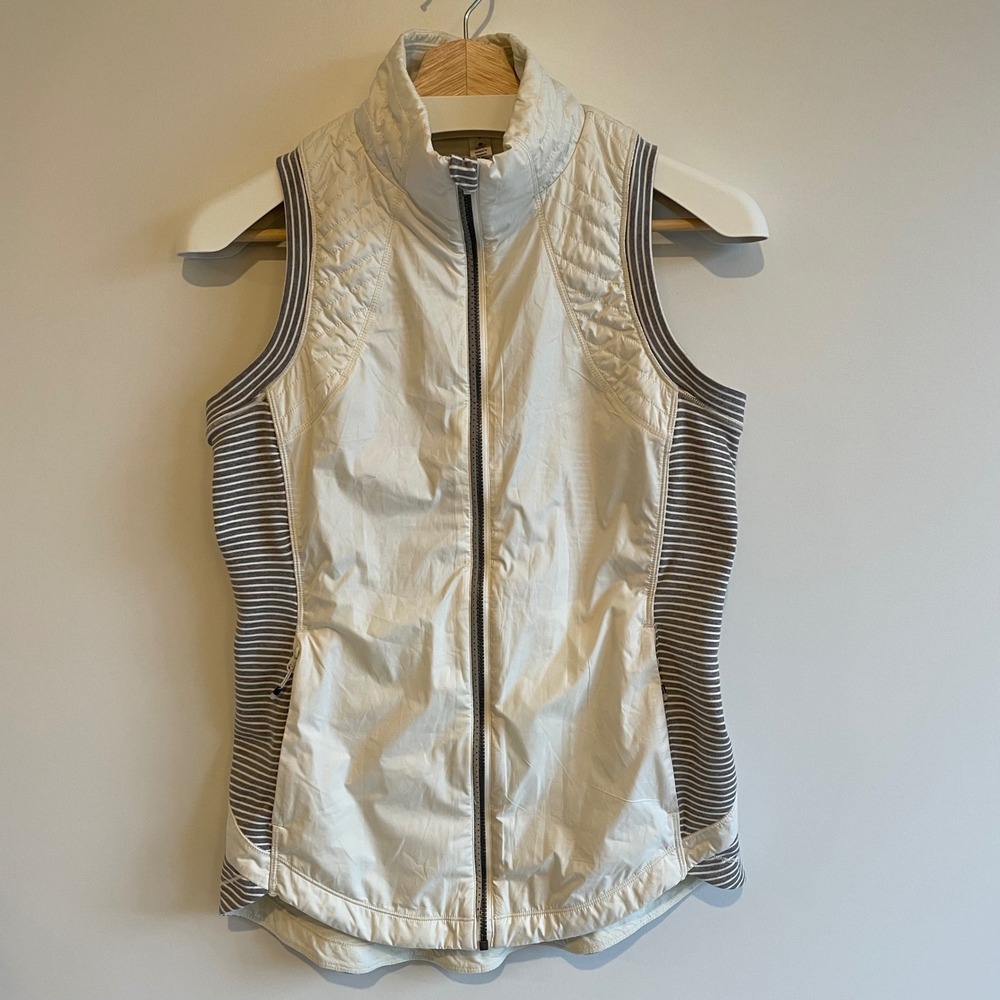 Lululemon Quilted Puffer Vest Cream Striped Sides Zip Front‎ Womens Size 6